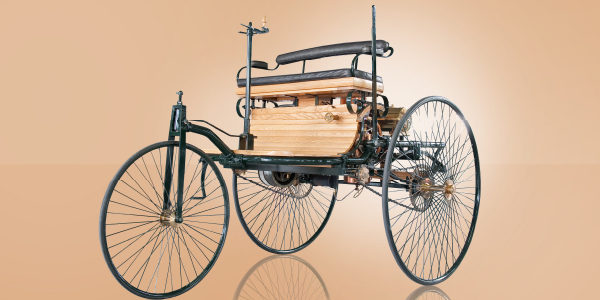 Réplica do Benz Patent Motorwagen – nome dado ao primeiro carro do mundo.