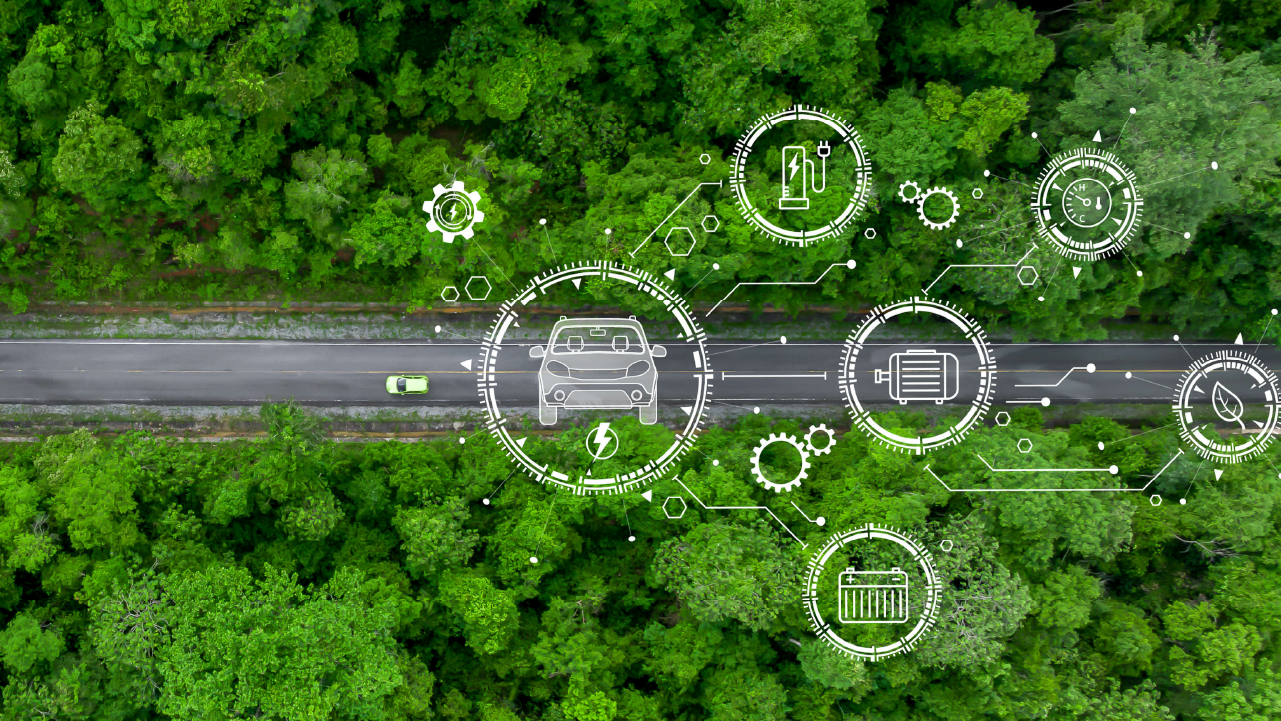Carro em estrada vazia com ilustrações que de tecnologia e sustentabilidade